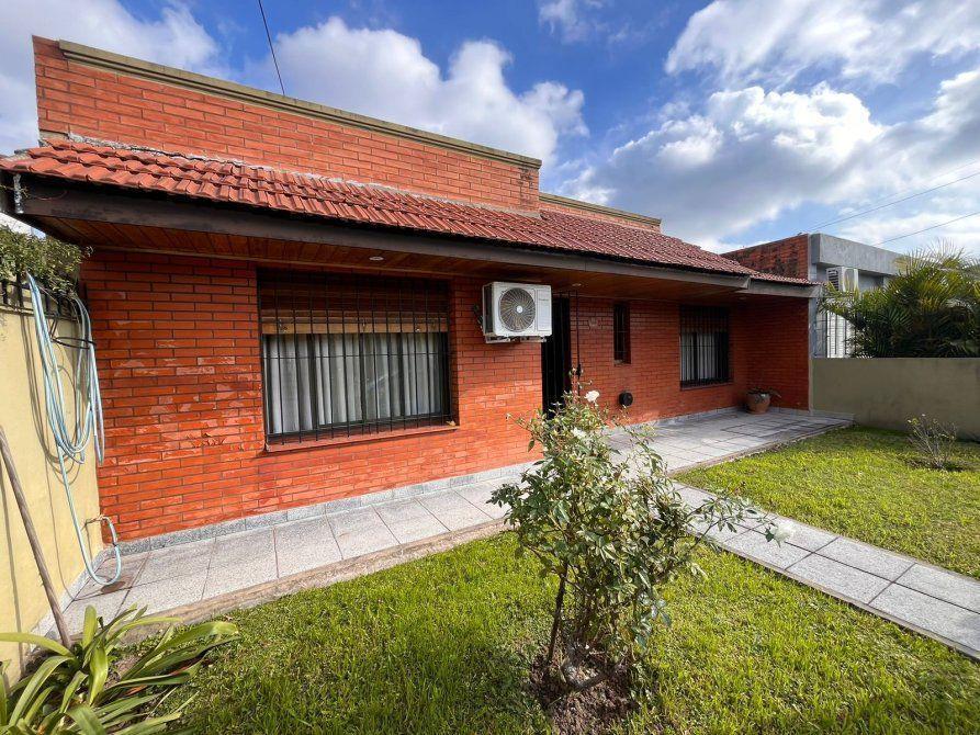 Foto de hermoso Chalet sobre dos lotes !!!!, imagen 2