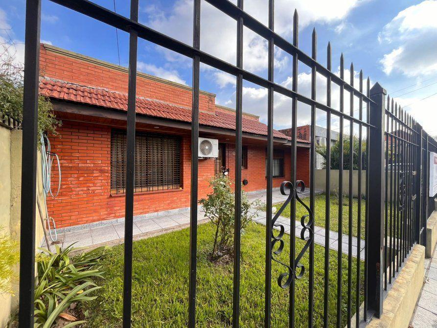Foto de hermoso Chalet sobre dos lotes !!!!, imagen 3