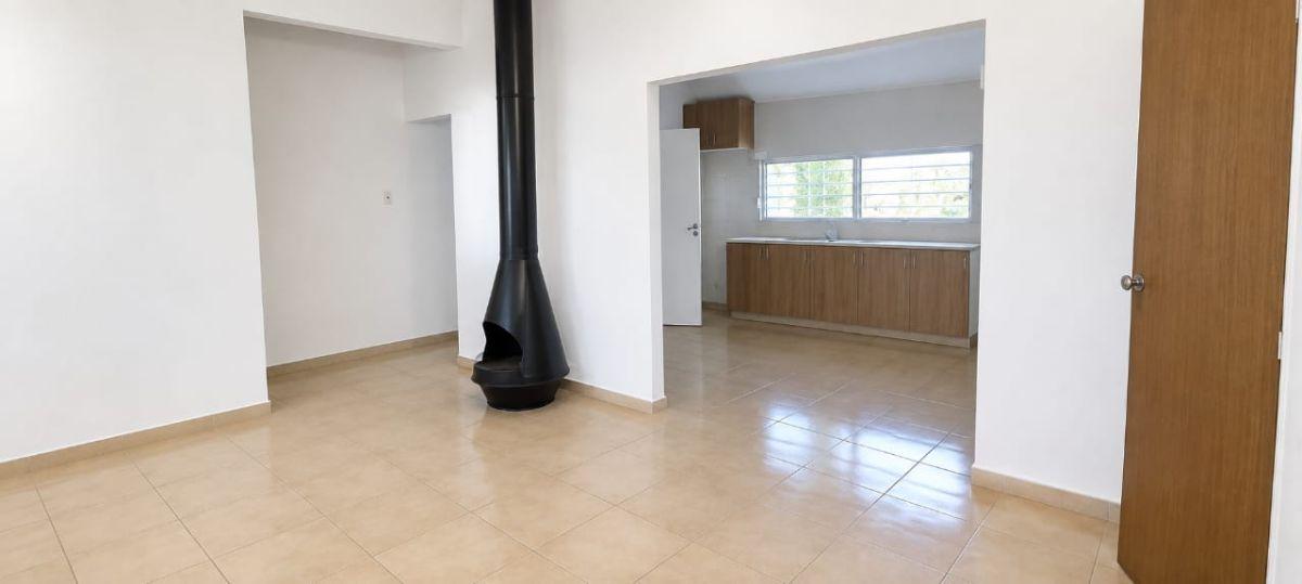 Foto de CASA 3 DORMITORIOS CON COCHERA, imagen 2