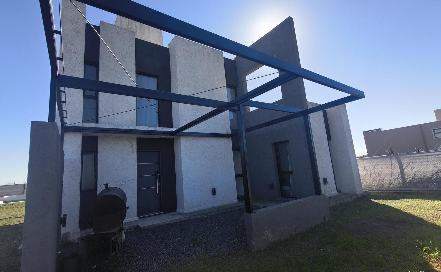 Foto de Hermosa Casa en VENTA Residencia LA PAMPEANA, imagen 2
