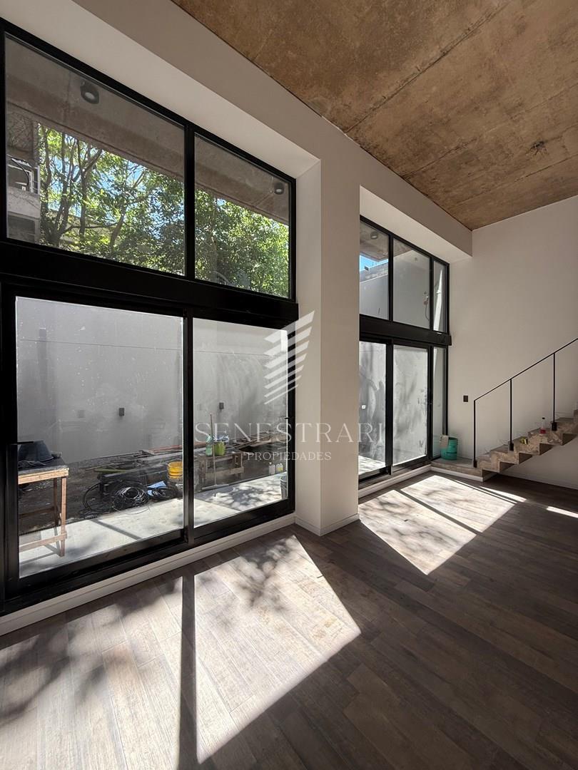 VENTA DEPARTAMENTO 2 AMB CON 2 BAÑOS COMPLETOS Y JARDÍN EN PALERMO HOLLYWOOD