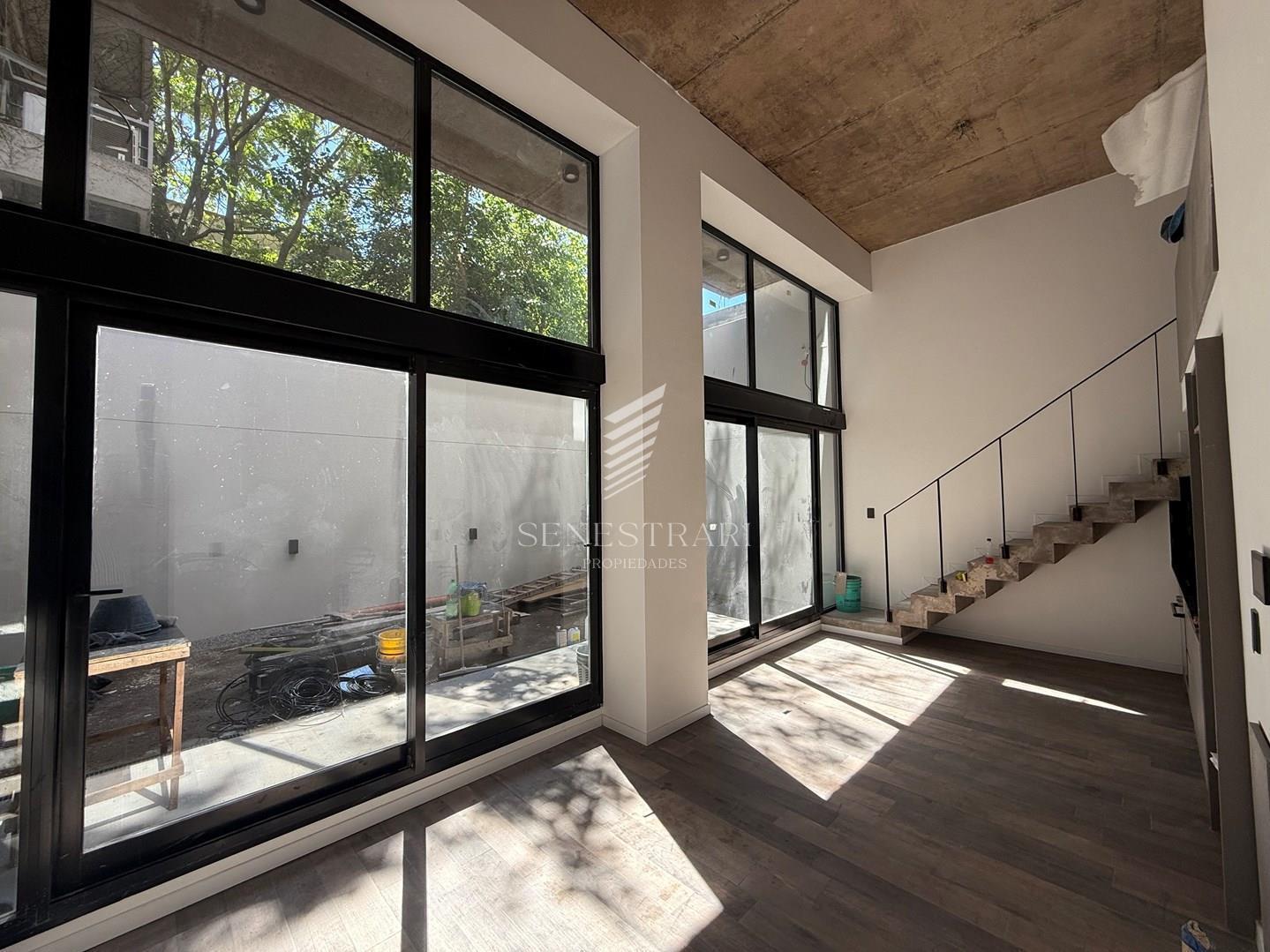 Foto de VENTA DEPARTAMENTO 2 AMB CON 2 BAÑOS COMPLETOS Y JARDÍN EN PALERMO, imagen 1