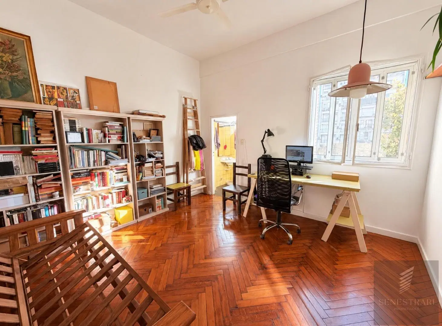 Venta Con Renta | Ideal inversión | Monoambiente súper luminoso con entrepiso frente a Parque Lezama 4