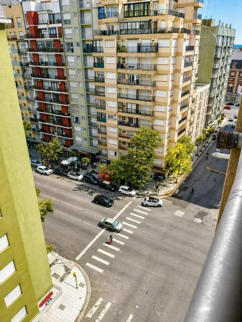 Departamento de 2 ambientes a la calle 3