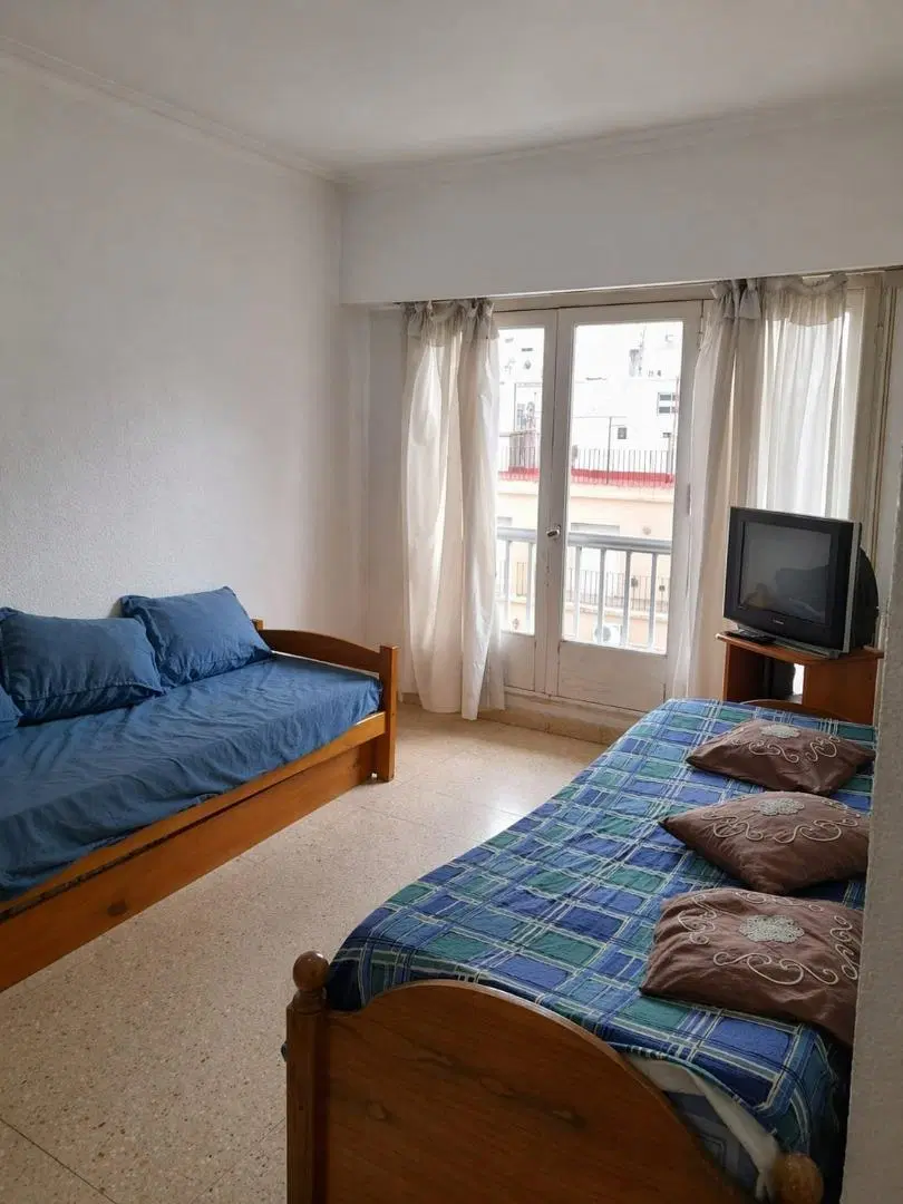 Departamento de 2 ambientes a la calle 5
