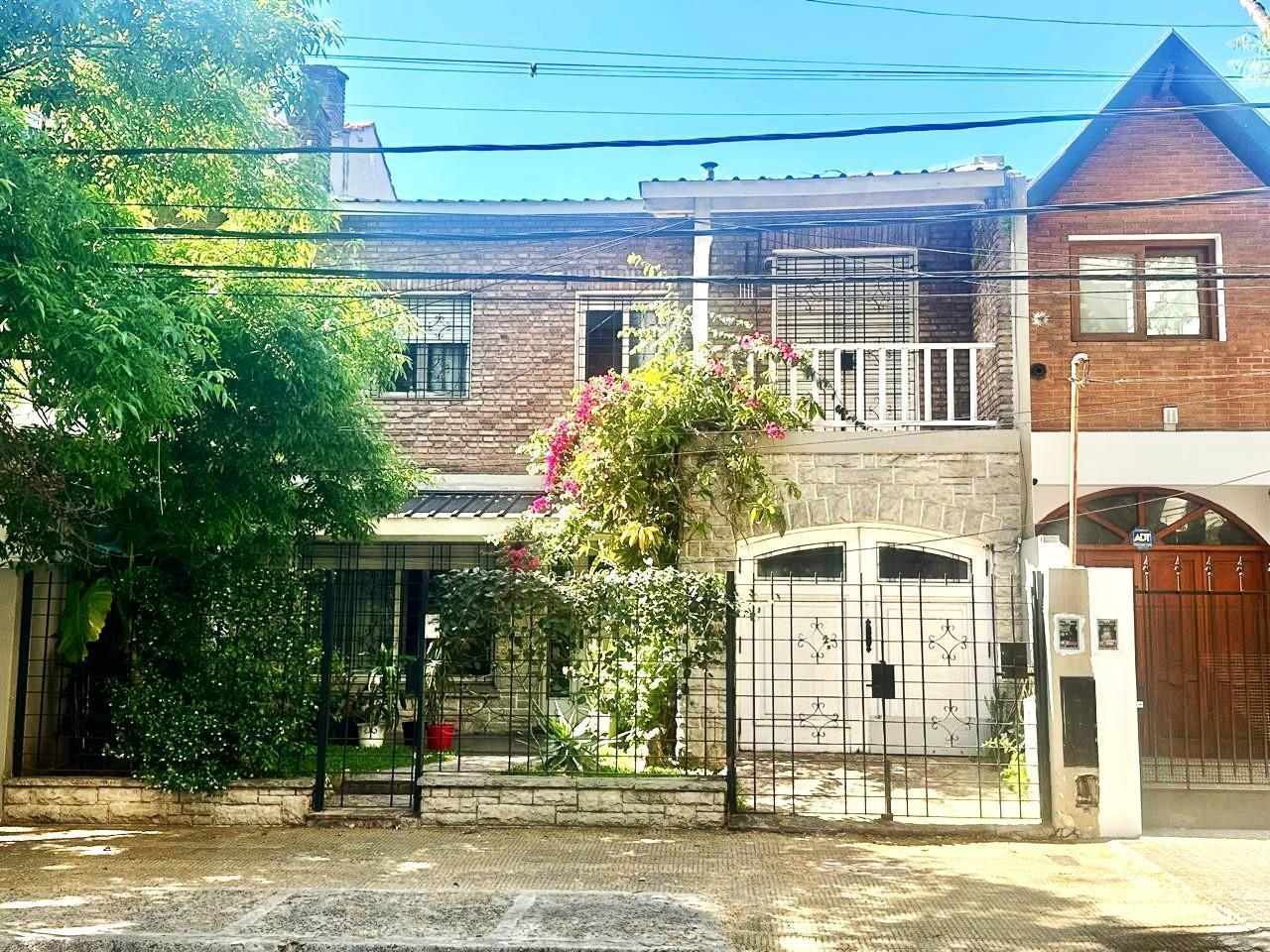 VENTA CASA 5 AMBIENTES LUMINOSA PILETA CON JARDIN VICENTE LOPEZ