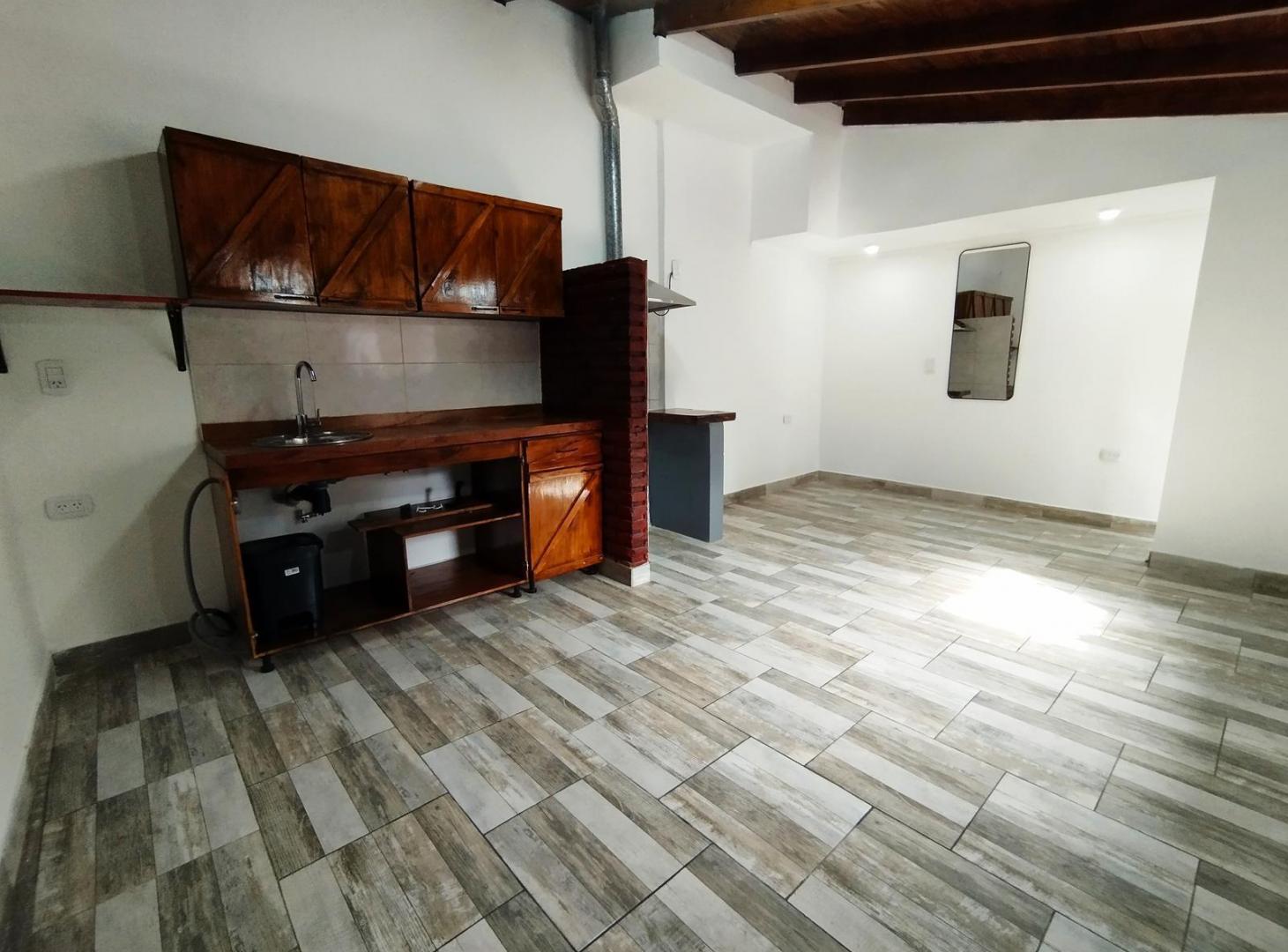 PH 2 AMBIENTES EN ALQUILER EN BENAVIDEZ TIGRE CON PATIO PLANTA BAJA