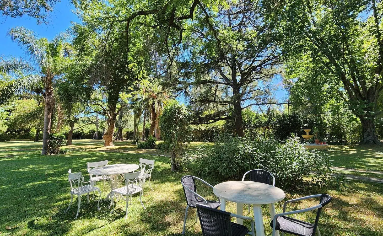 VENTA CASA con PARQUE 6000 m2 DEL VISO PILAR 5
