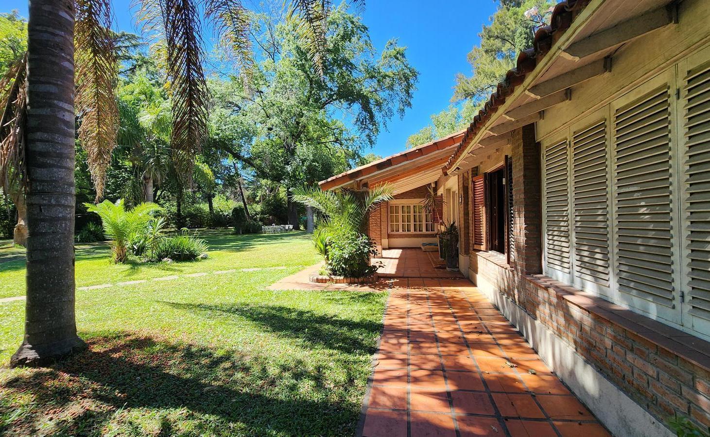 VENTA CASA con PARQUE 6000 m2 DEL VISO PILAR