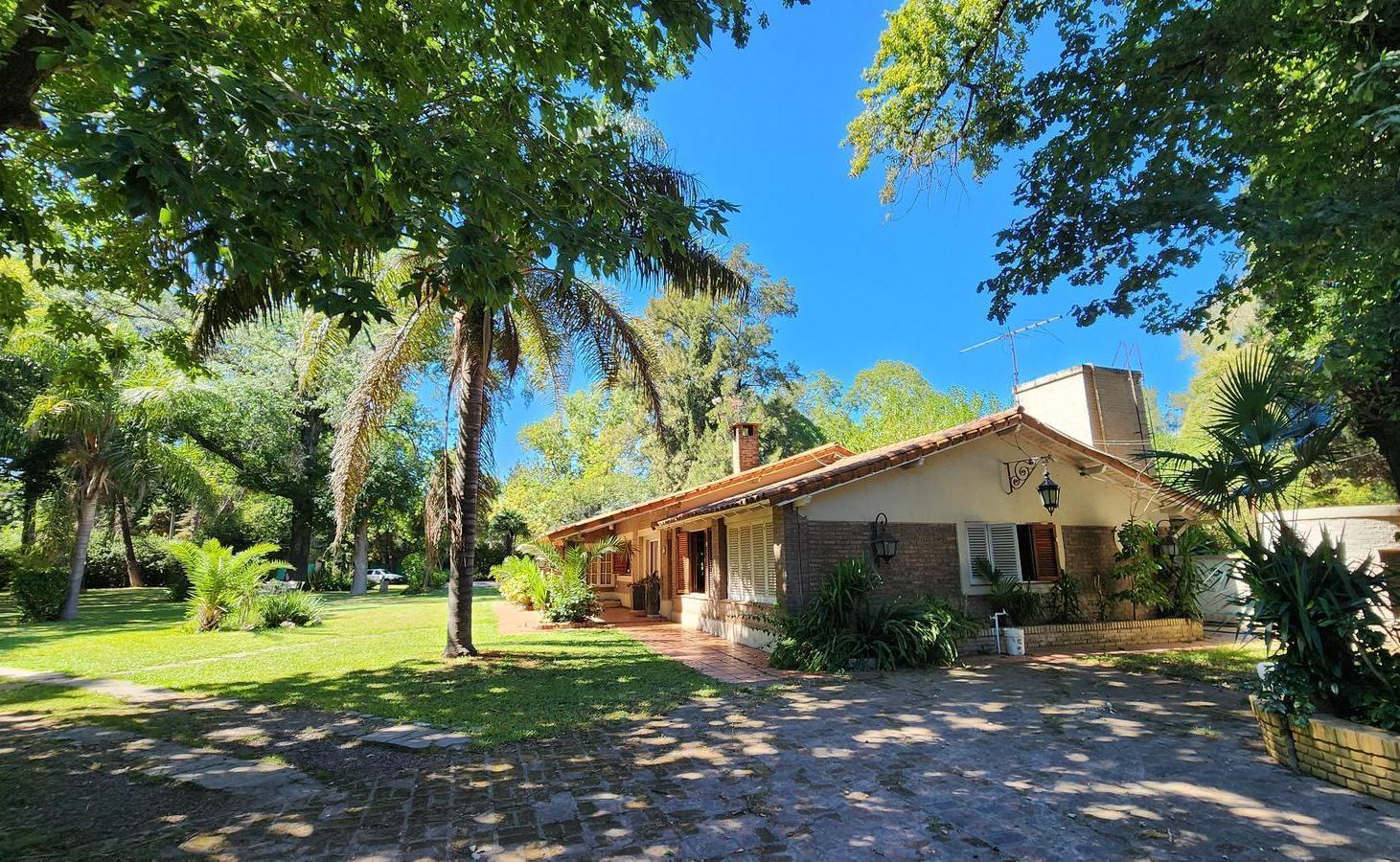 VENTA CASA con PARQUE 6000 m2 DEL VISO PILAR