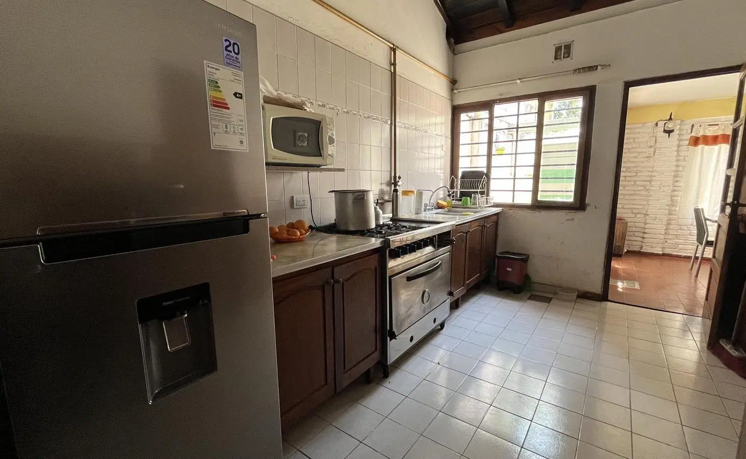 Venta casa en lote propio 3 ambientes con cochera patio y galeria caseros 4