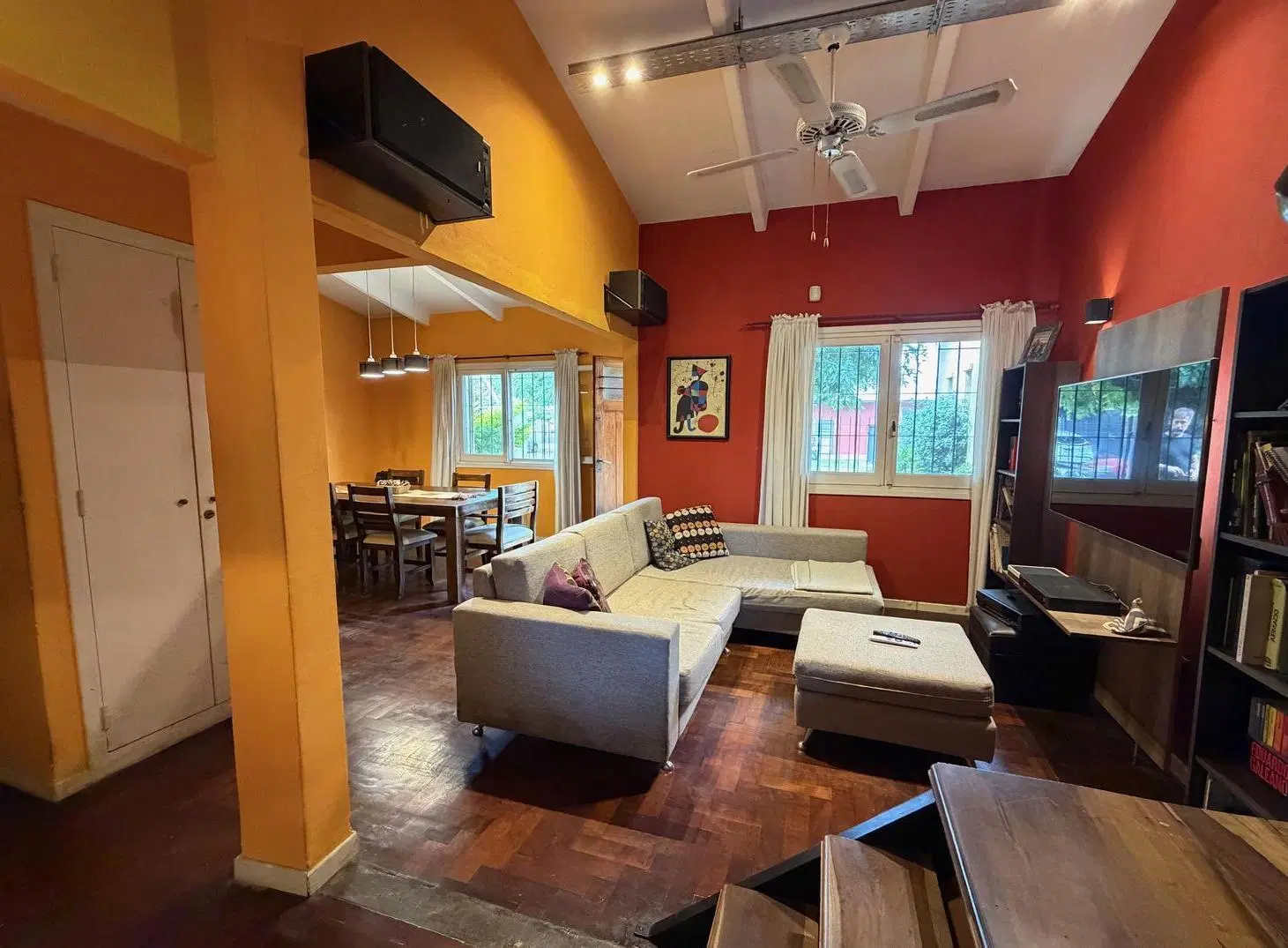 Casa venta 4 ambientes Quilmes, con amplio parque y garage 5