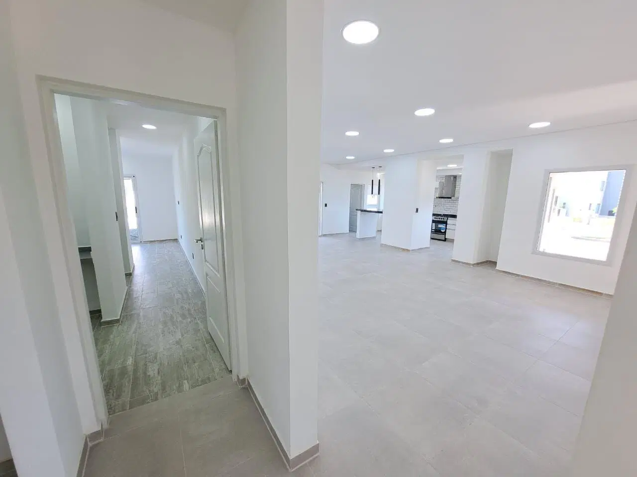 Venta Casa 4 ambientes A ESTRENAR con piscina y cocheras. Barrio San Lucas. San Vicente 2