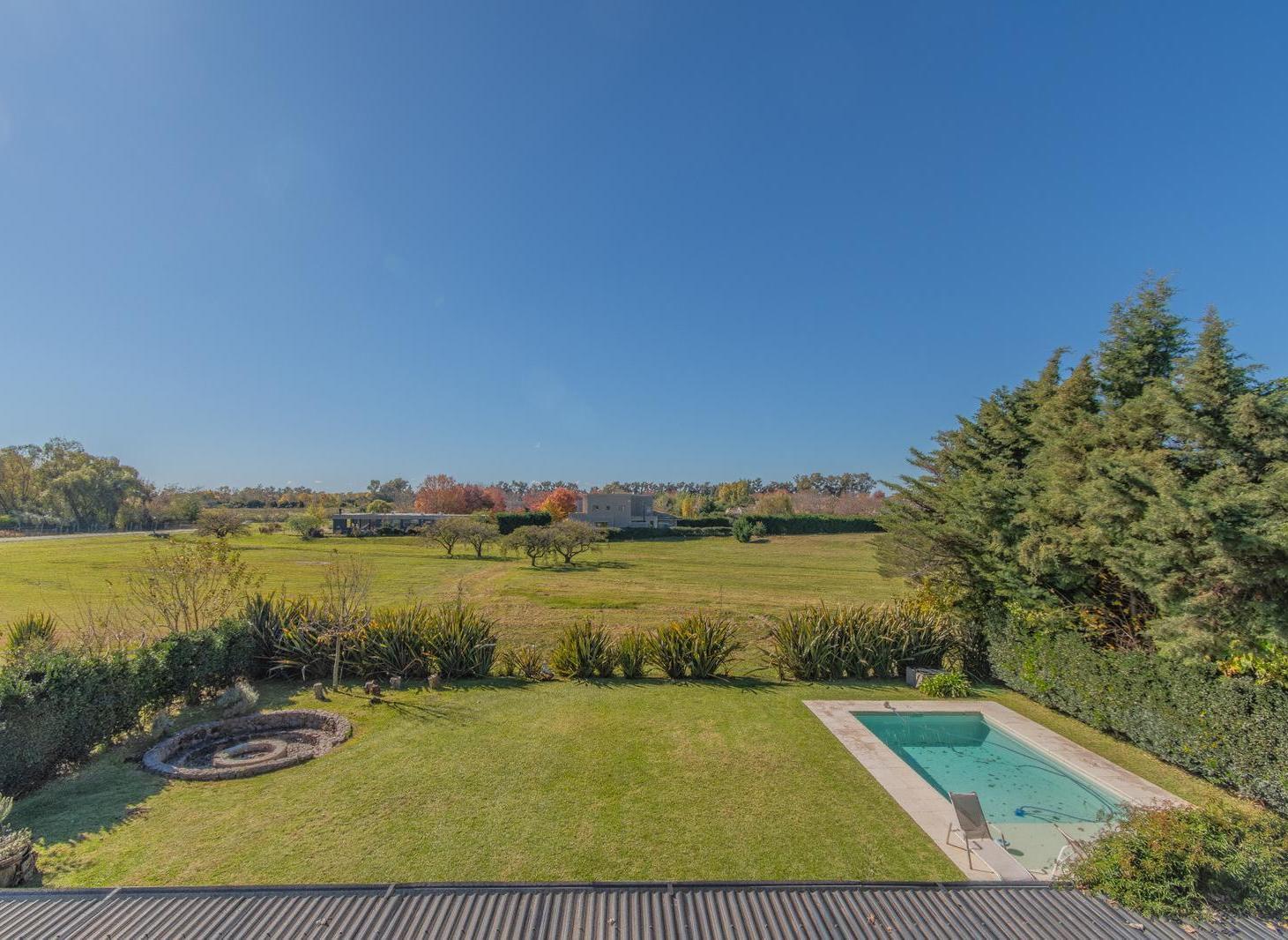 Foto de Casa en Venta Haras Santa Maria Barrio El Refugio Loma Verde Escobar, imagen 2