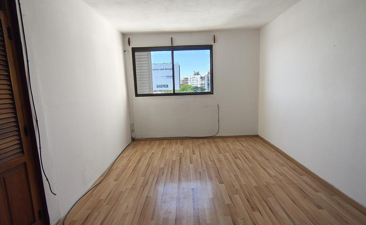 Venta Departamento en Villa Celina 3 ambientes con cochera - Apto Crédito.