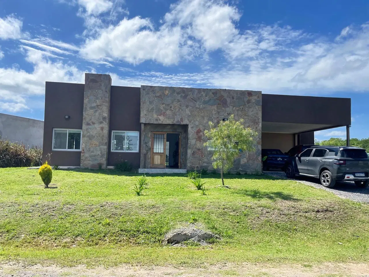 Venta Casa 5 ambientes con pileta y cochera Medal Country Pilar 2