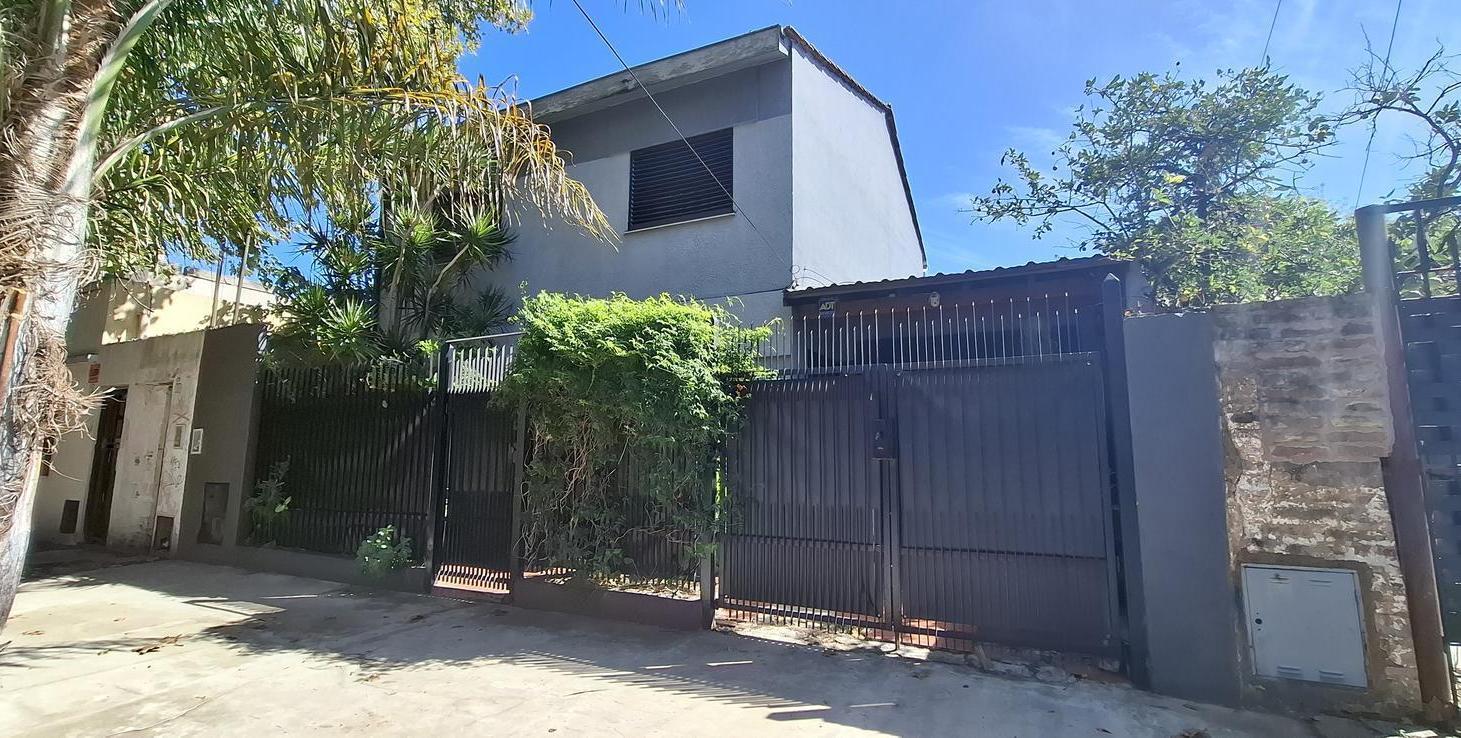 Casa en Venta, 5 ambientes, Villa Ballester, con parque y pileta