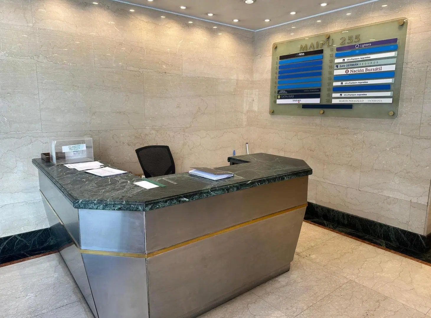 ALQUILER DE OFICINA 352 M2 CON 3 COCHERAS EN SAN NICOLAS 2