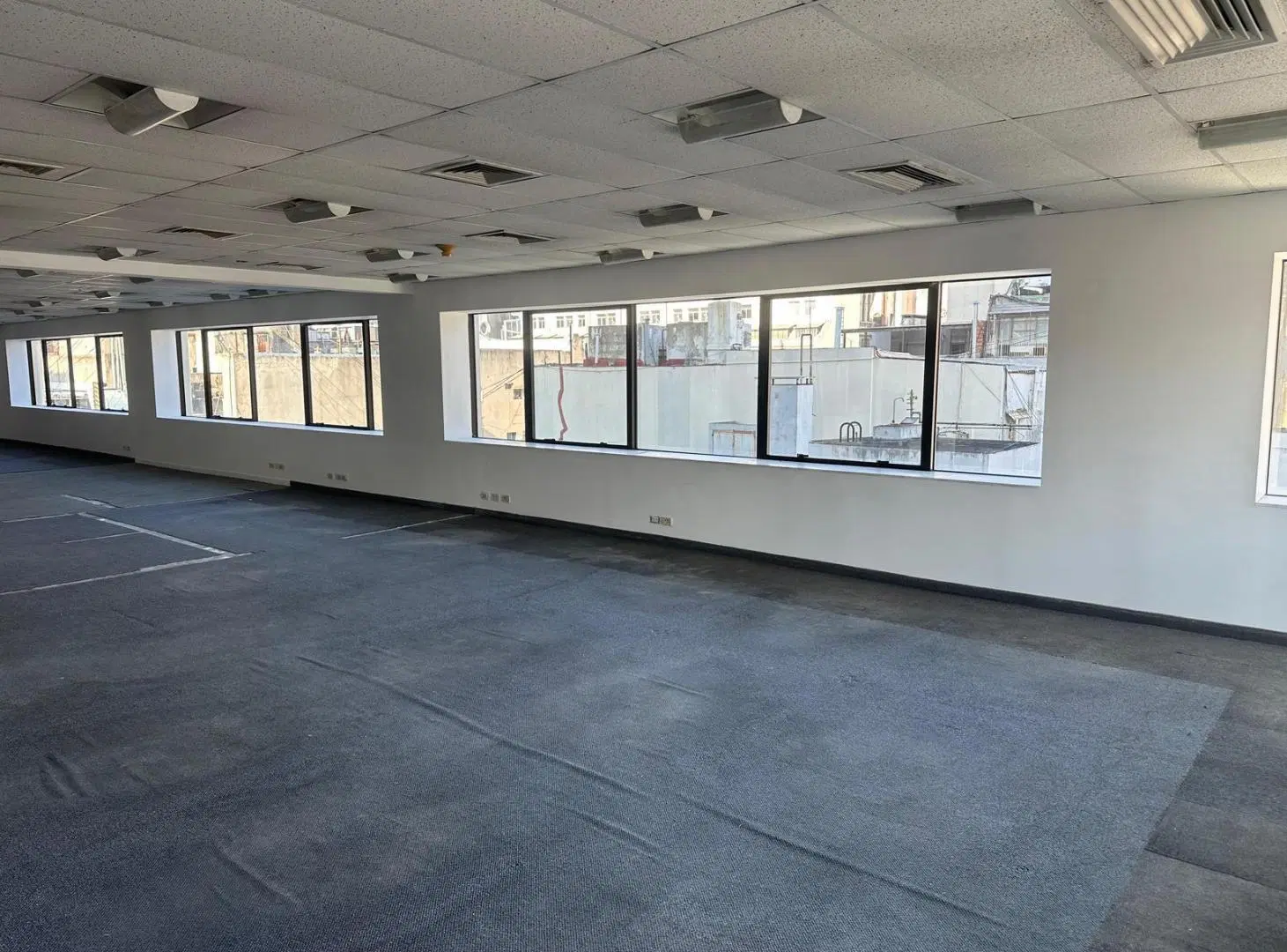 ALQUILER DE OFICINA 352 M2 CON 3 COCHERAS EN SAN NICOLAS 2