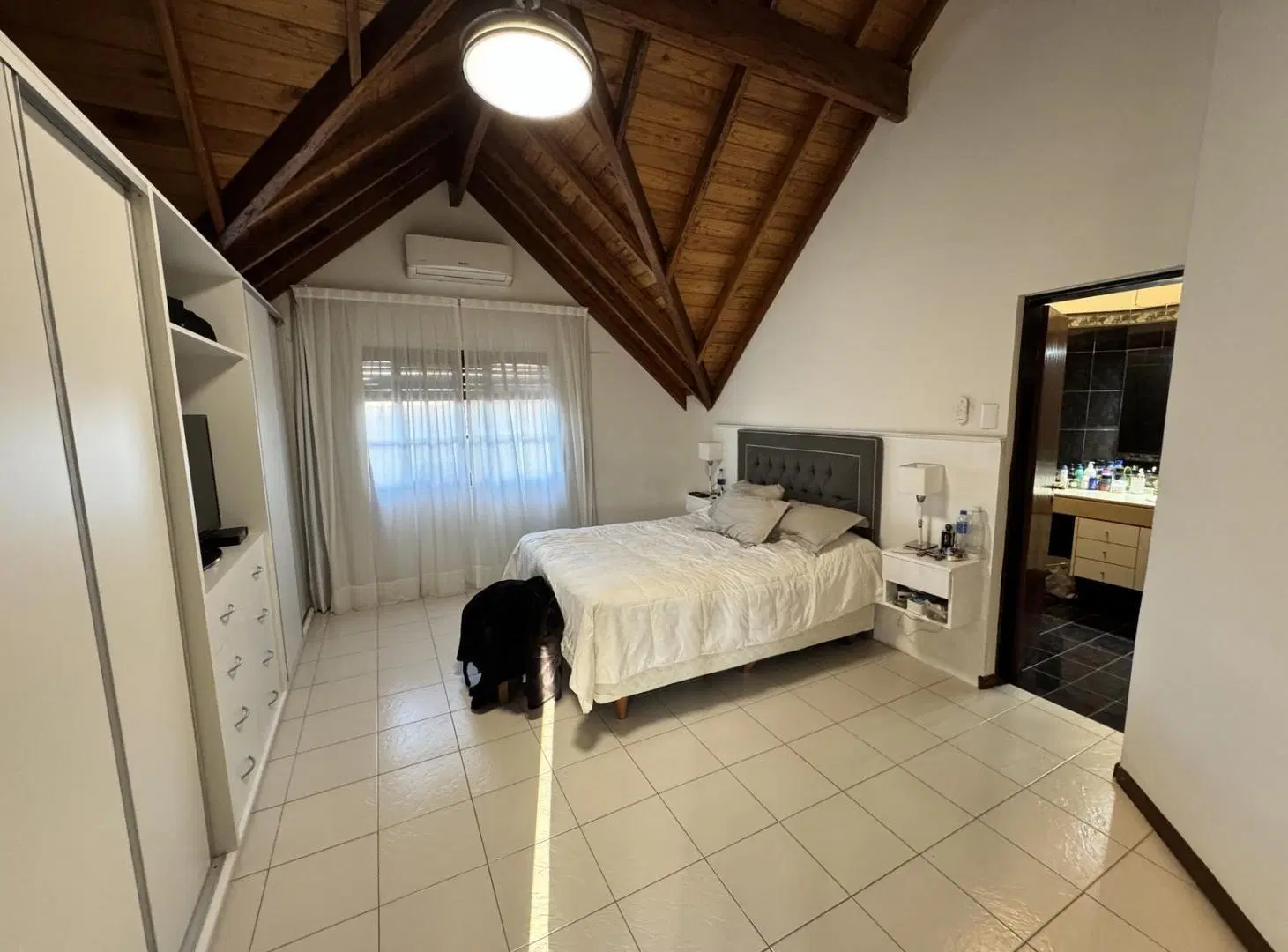 Venta de casa con pileta en El Sosiego 3