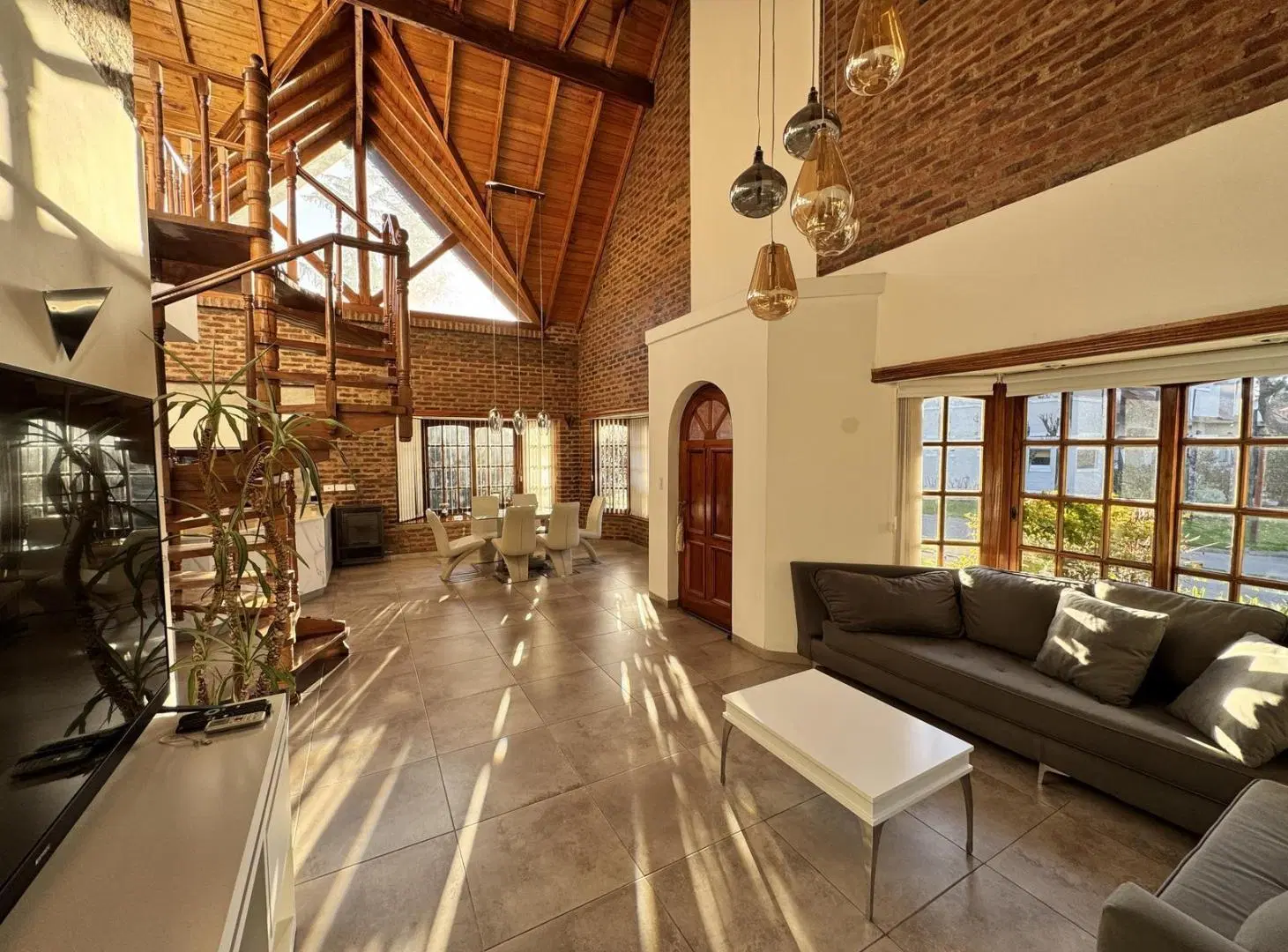 Venta de casa con pileta en El Sosiego 4
