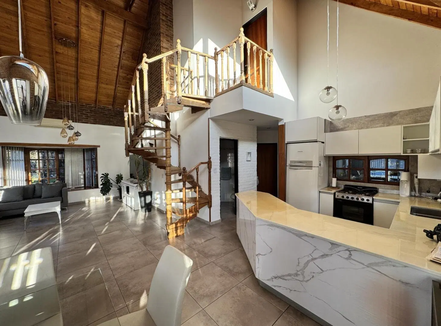 Venta de casa con pileta en El Sosiego 5
