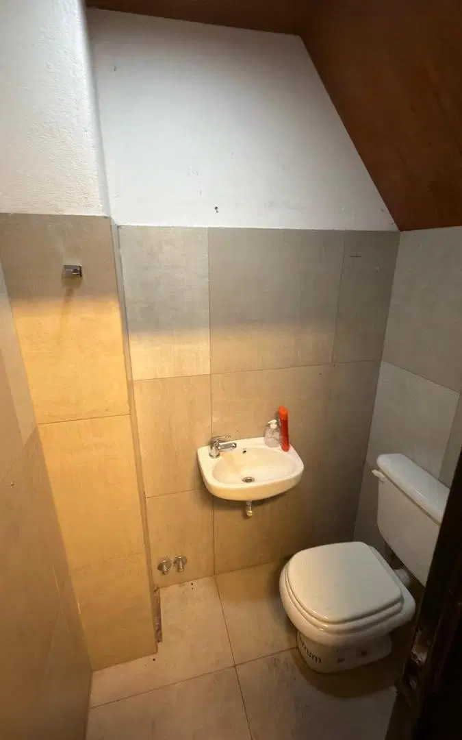 Venta Galpón con estructura de hormigón • Planta libre • Gran potencial comercial/inversión Floresta 2