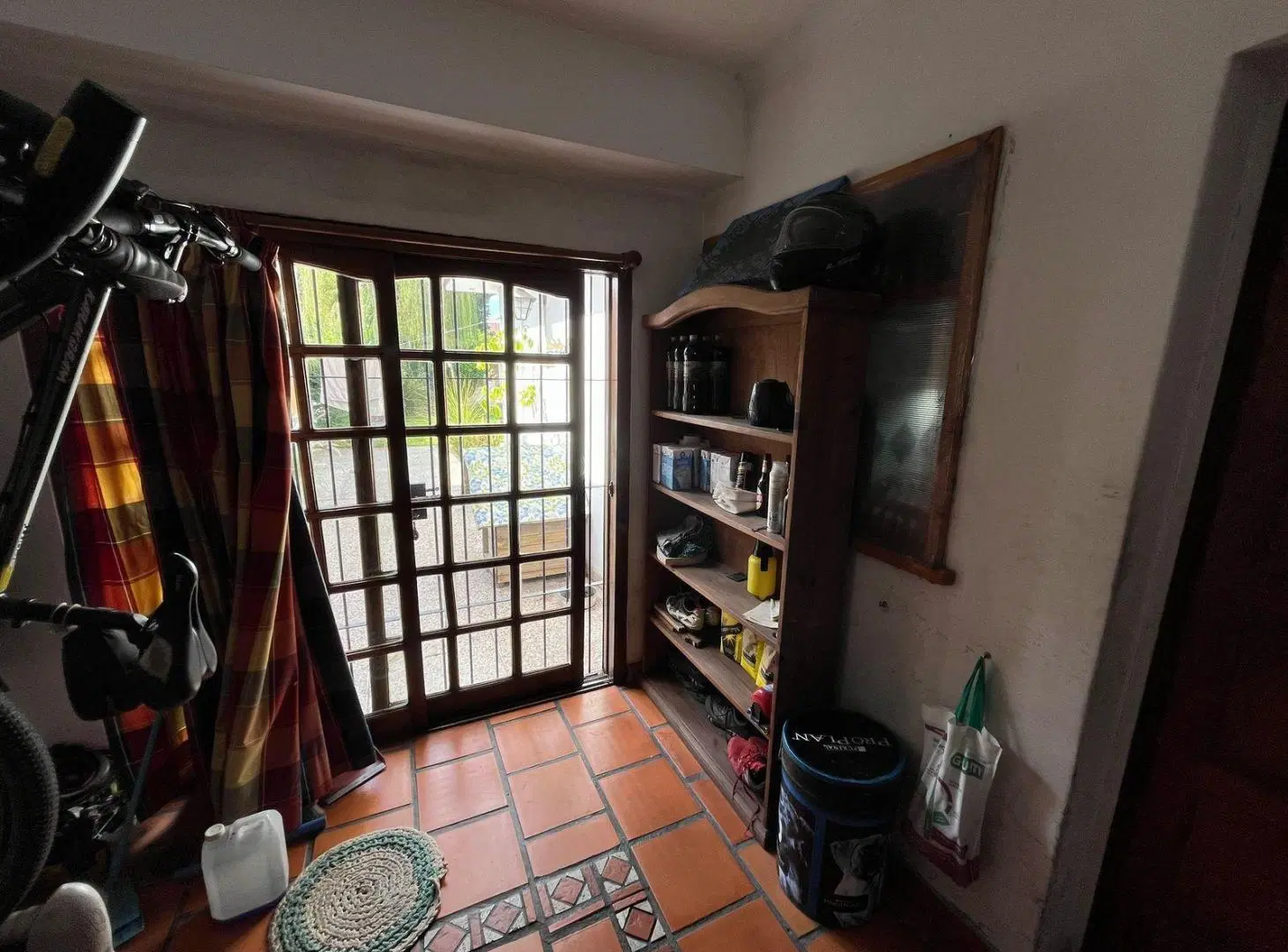 Casa en venta 7 ambientes con Piscina Quincho Cochera Quilmes 5