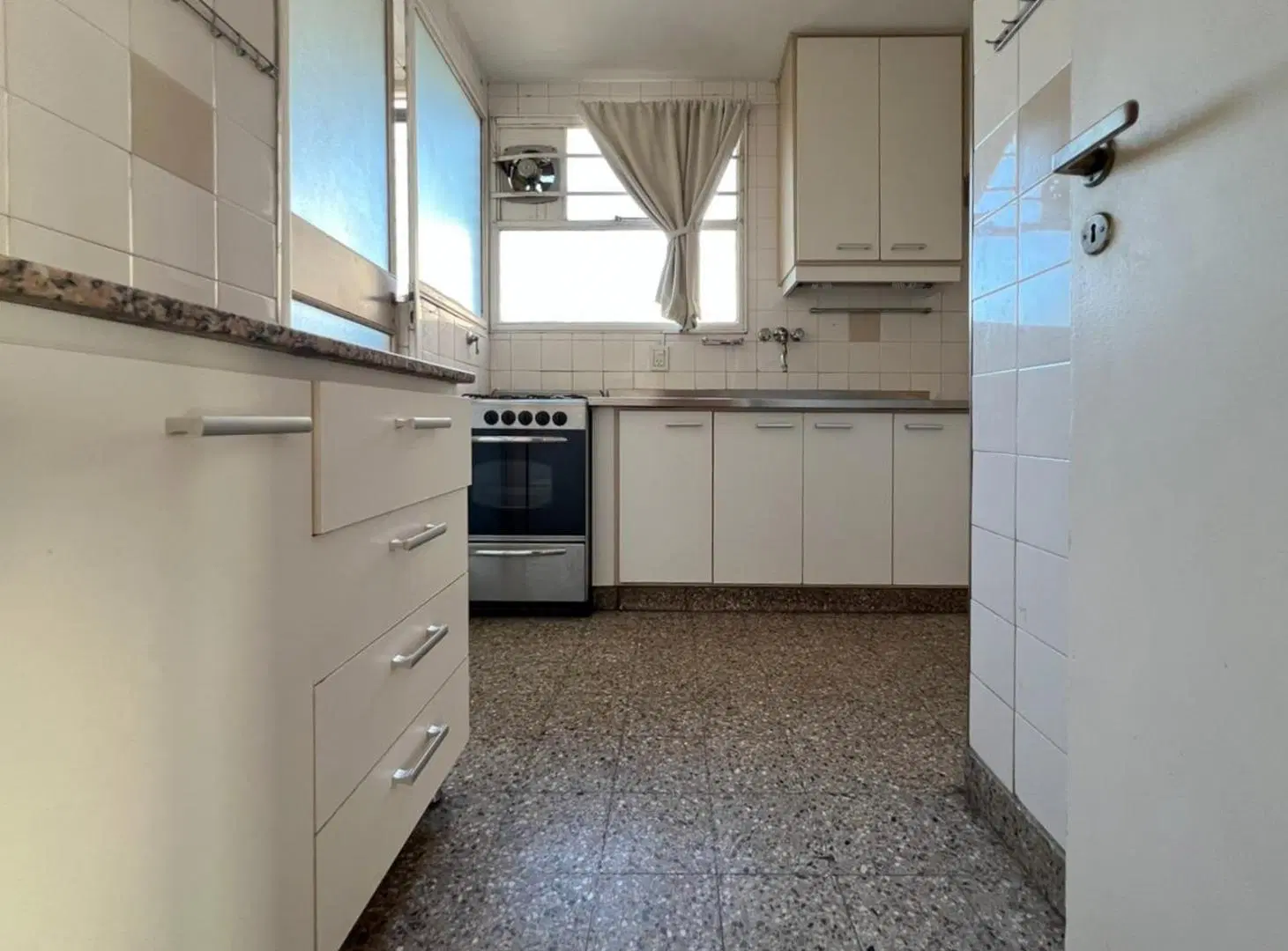 Departamento en venta 4 ambientes CON BALCÓN CORRIDO en Recoleta Seguridad 24hs Apto crédito. 5