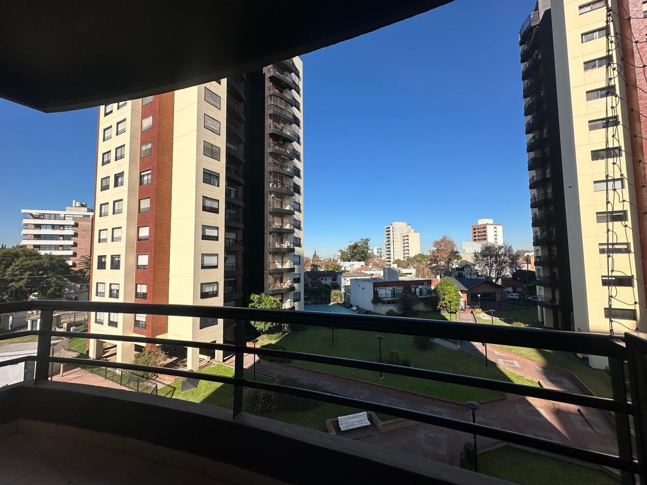 Foto de VENTA DEPARTAMENTO 3 AMBIENTES AMENITIES, PILETA Y SUM, QUILMES, imagen 2