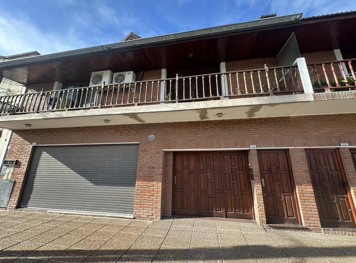 Venta PH 4 Ambientes con Entrada Independiente, Quincho, Patio y Cochera en Bernal Oeste 3