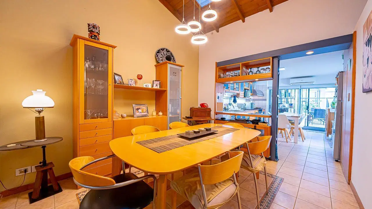 VENTA CASA EN OLIVOS CON PARQUE, PILETA Y PARRILLA 3