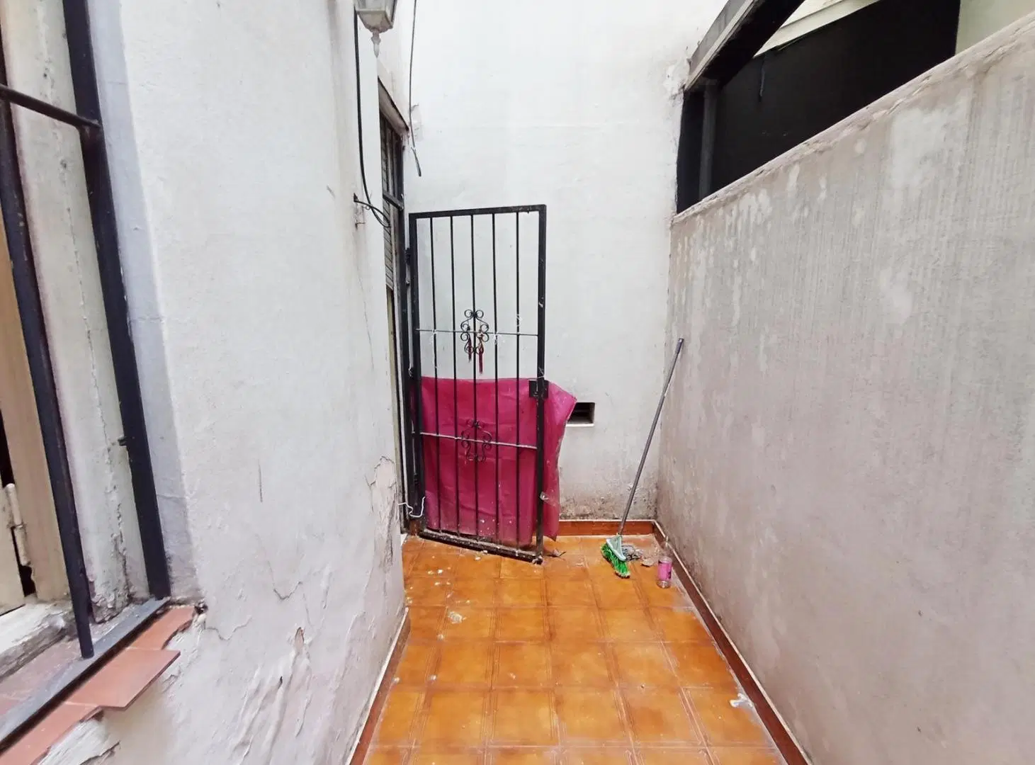 DEPARTAMENTO 3 AMBIENTES EN VENTA EN LAS CAÑITAS PALERMO PLANTA BAJA INTERNO CON PATIO A REFACCIONAR 2
