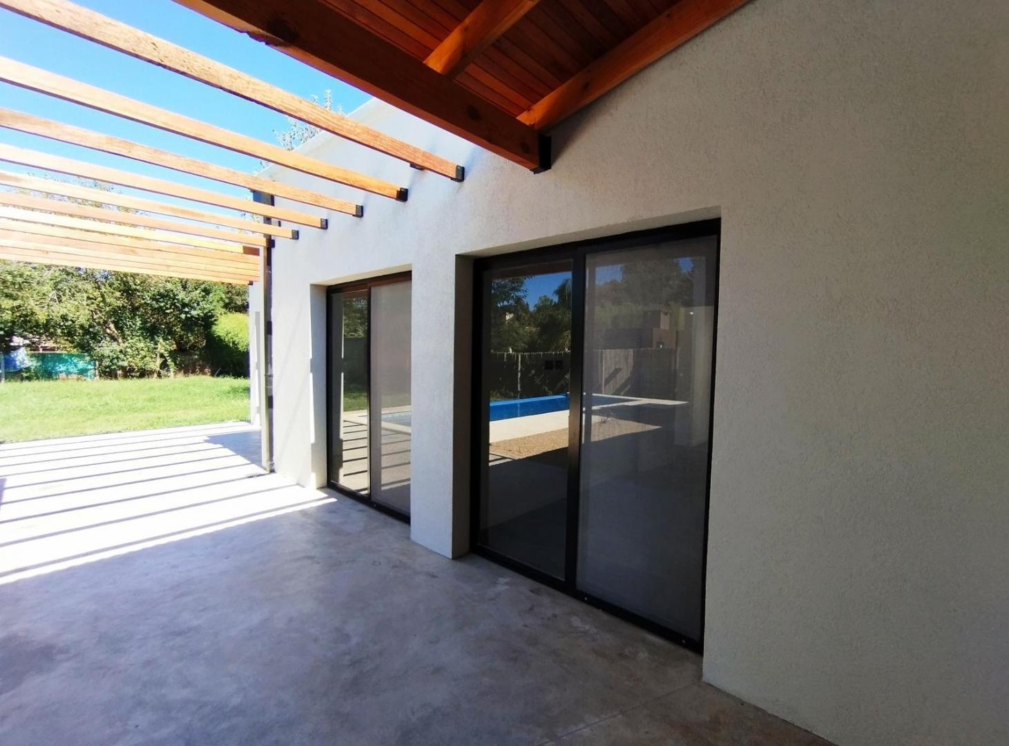 Foto de Alquiler Casa 4 Ambientes A Estrenar Piscina Loma Verde Escobar, imagen 5