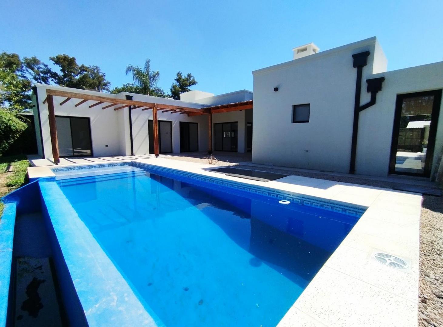 Foto de Alquiler Casa 4 Ambientes A Estrenar Piscina Loma Verde Escobar, imagen 2