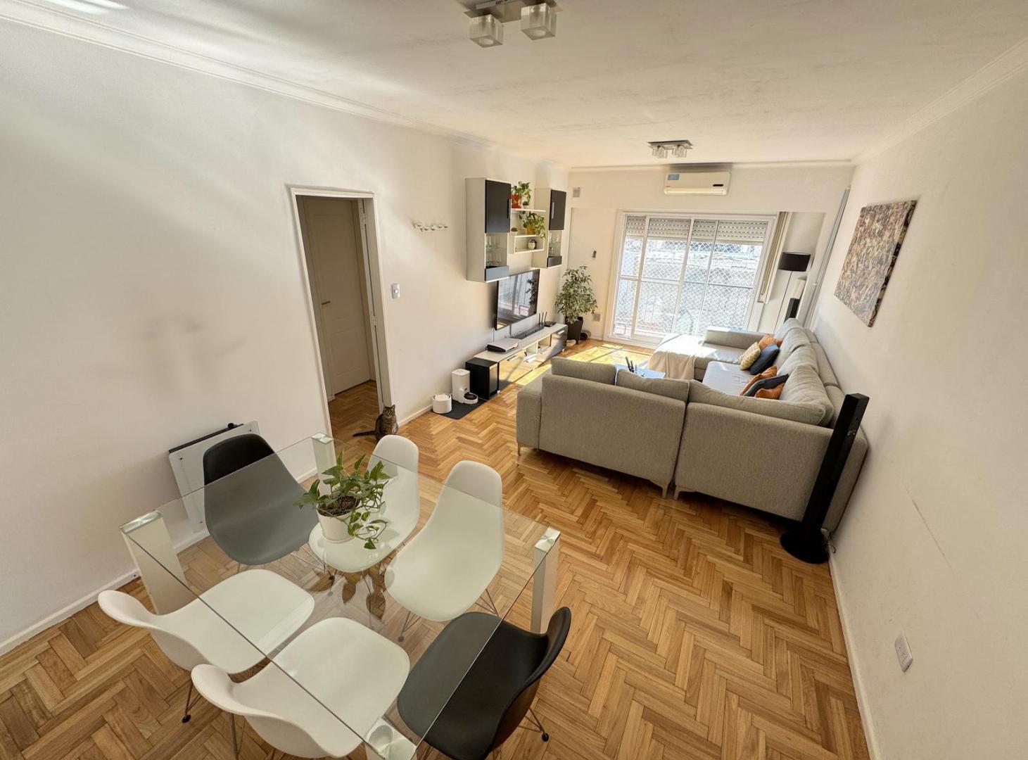 Foto de Venta Departamento 4 ambientes con Cochera y Balcón en Caballito, imagen 2