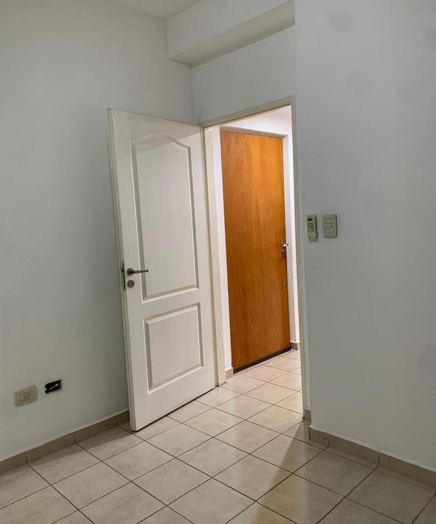 Foto de Alquiler - Departamento 2 ambientes con balcón - Villa Luro, imagen 2