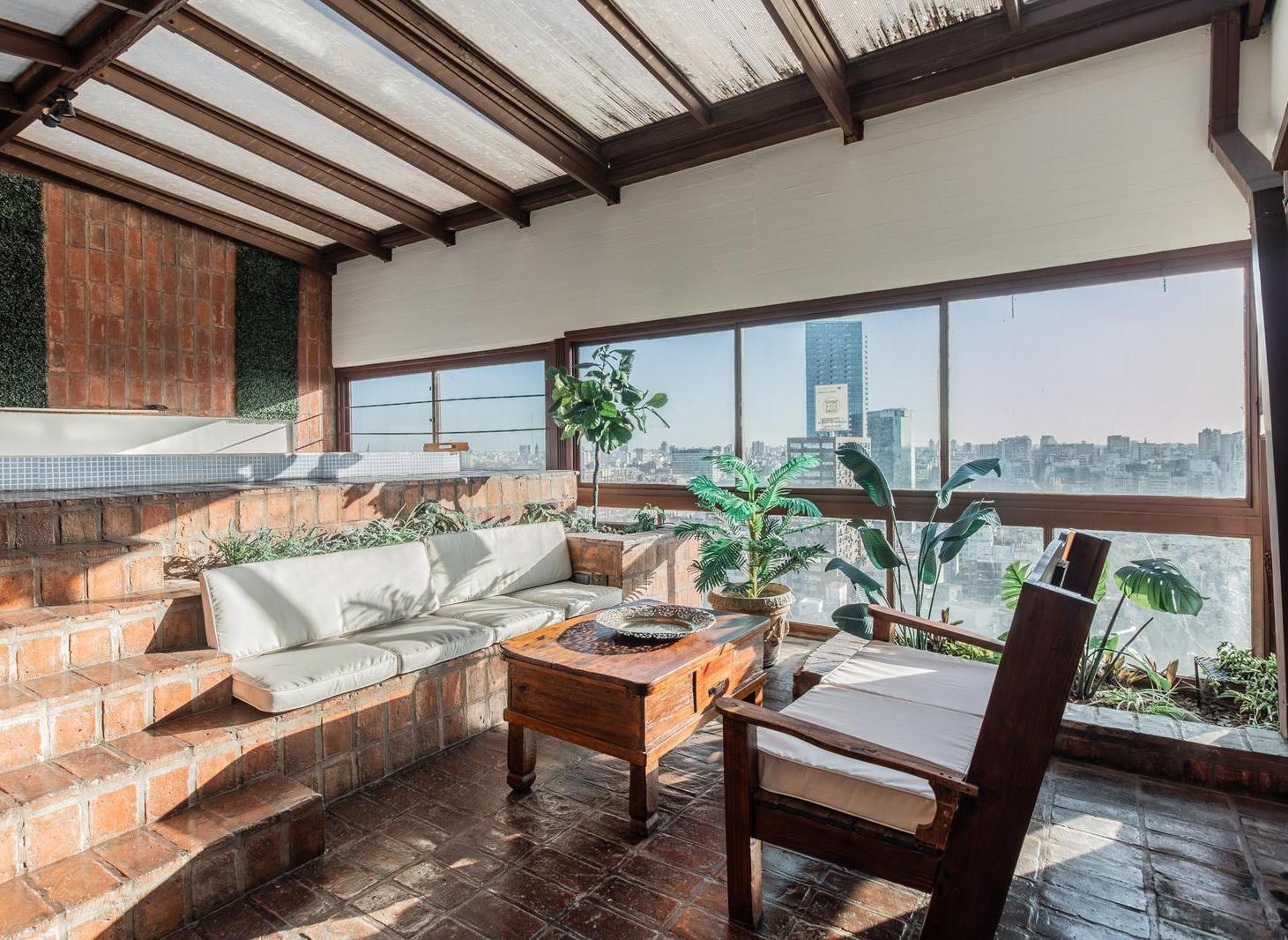 Foto de Venta Departamento Penthouse 5 ambientes Retiro Plaza San Martin con, imagen 3