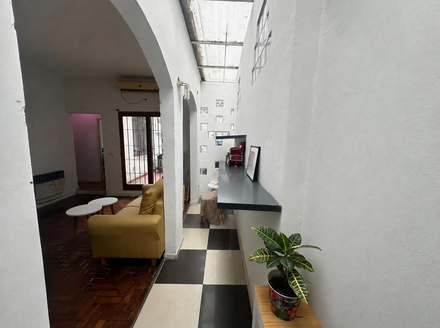 Foto de Venta de Departamento 3 Ambientes con Patio y Terraza propia en Villa, imagen 2
