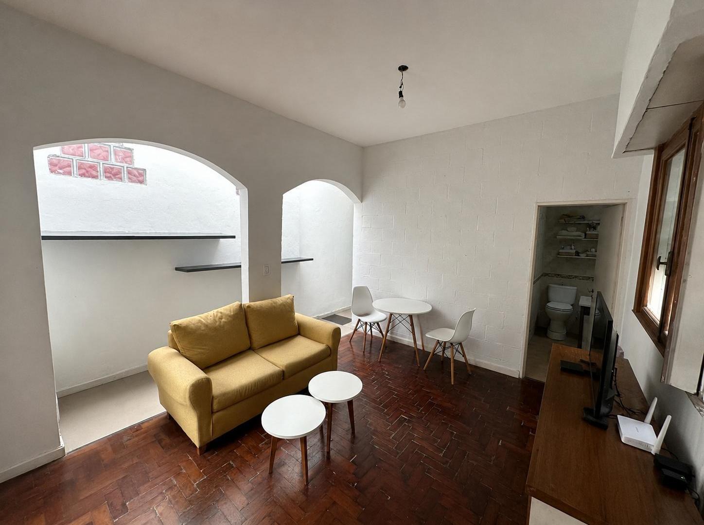 Foto de Venta de Departamento 3 Ambientes con Patio y Terraza propia en Villa, imagen 3