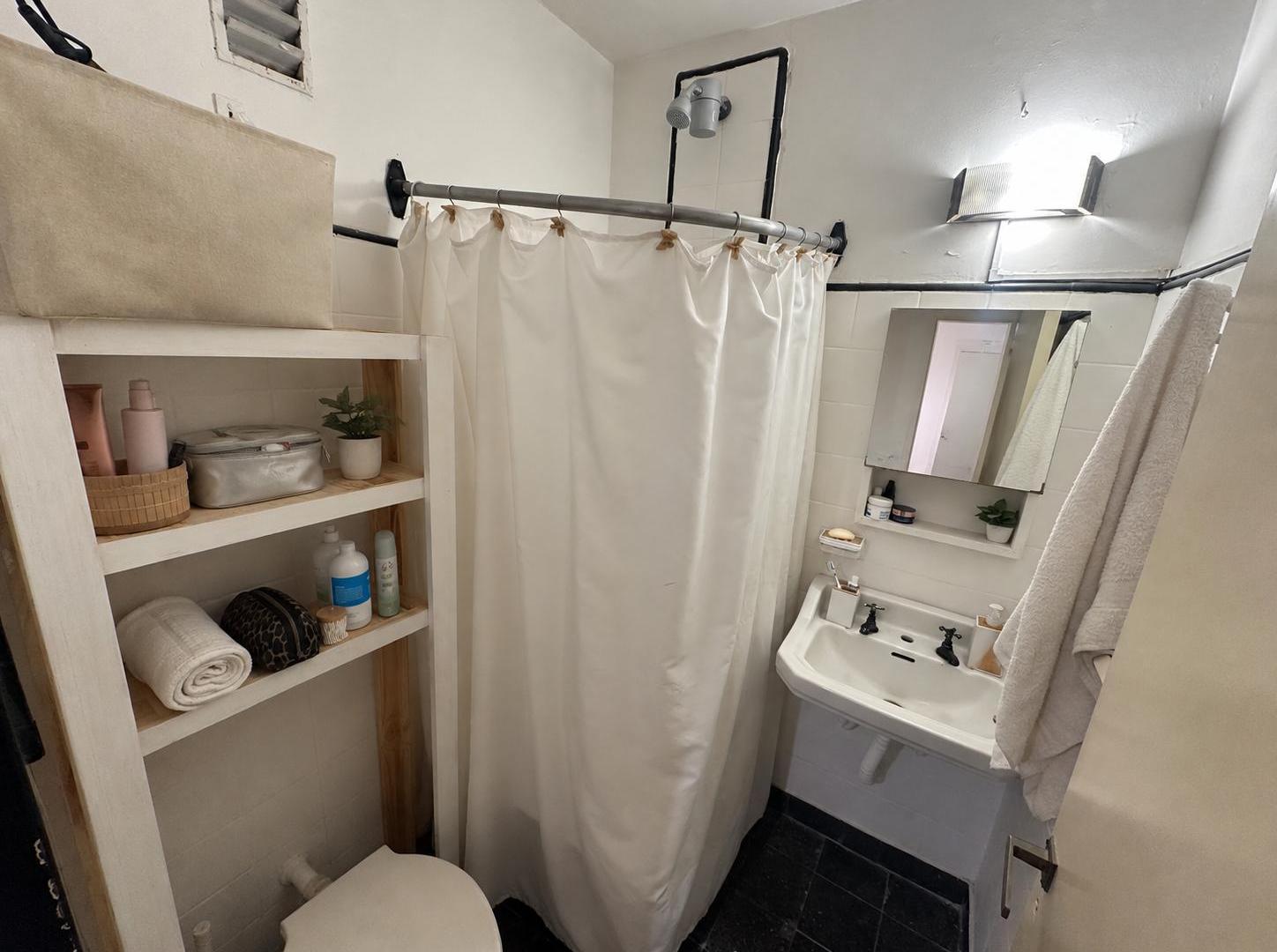Foto de Venta Departamento de 2 Ambientes en San Nicolás con Gran Potencial de, imagen 2