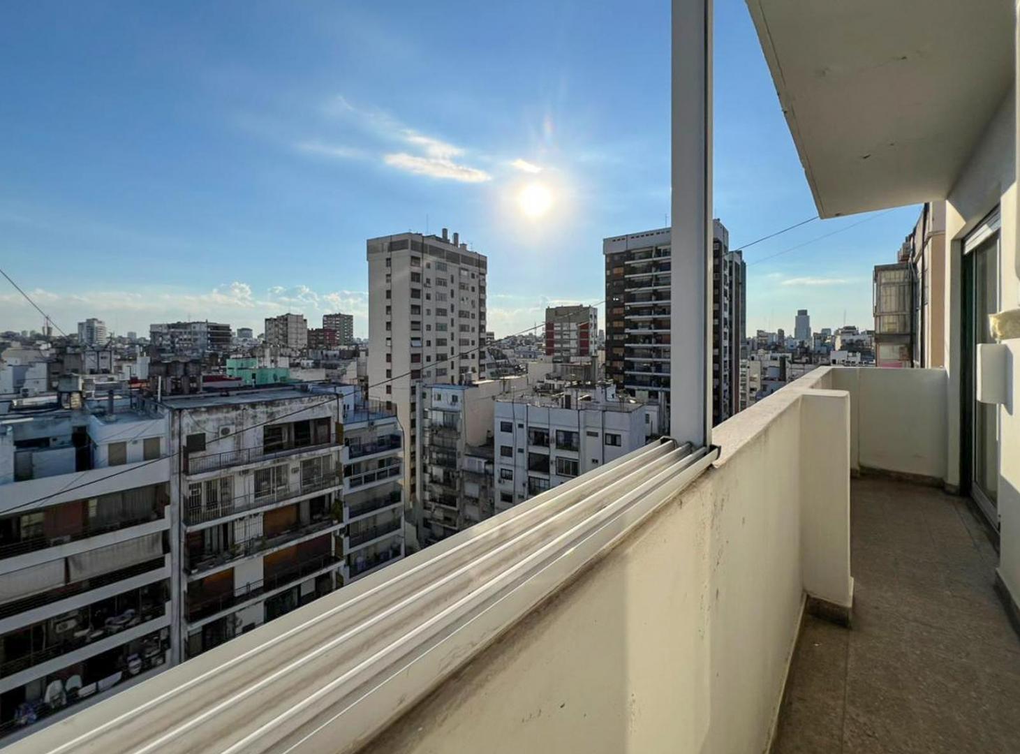 Foto de Departamento en venta 4 ambientes CON BALCÓN CORRIDO en Recoleta, imagen 1