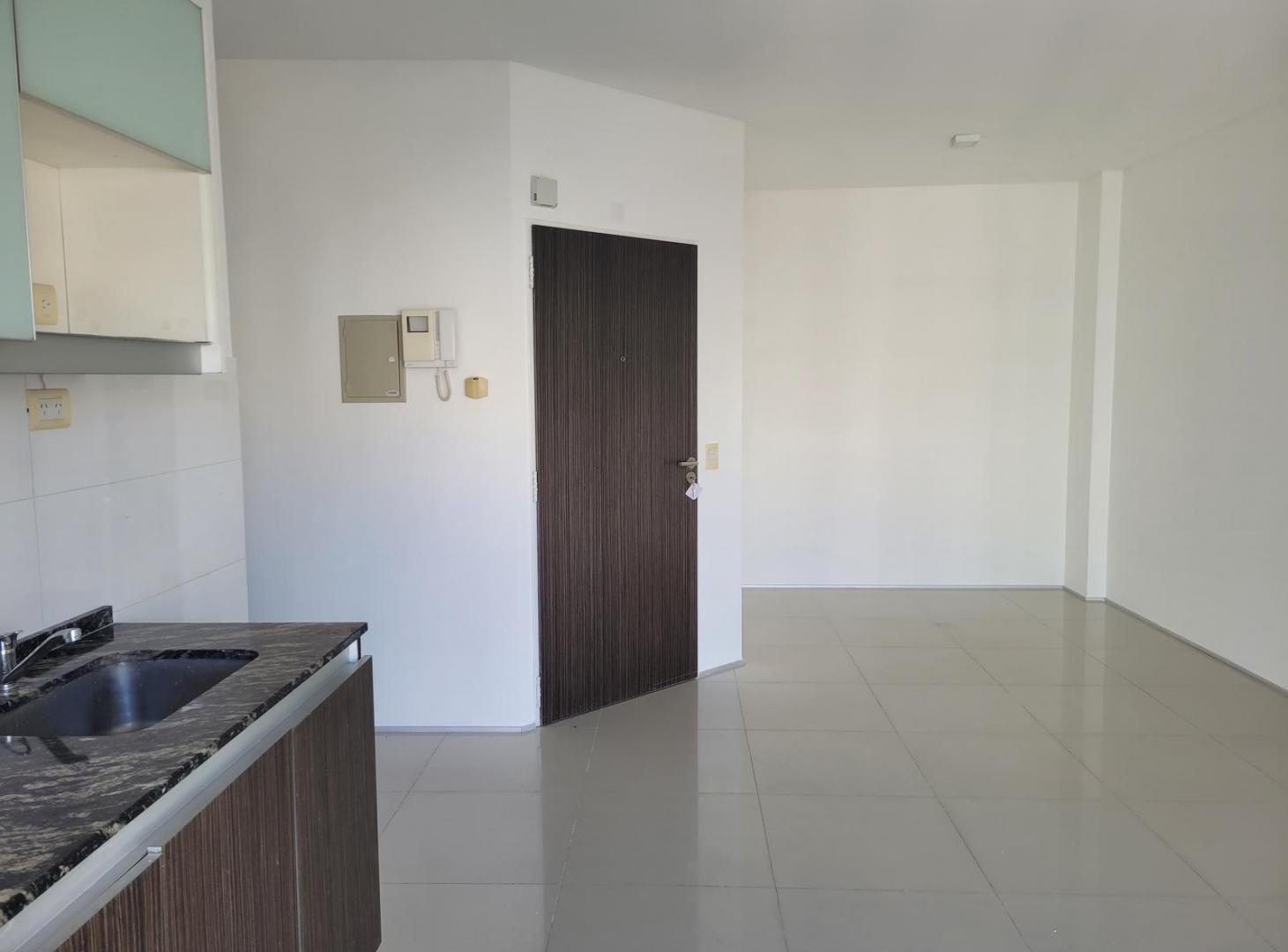 Foto de Departamento 2 ambientes con balcón para alquiler en Villa Urquiza, imagen 2