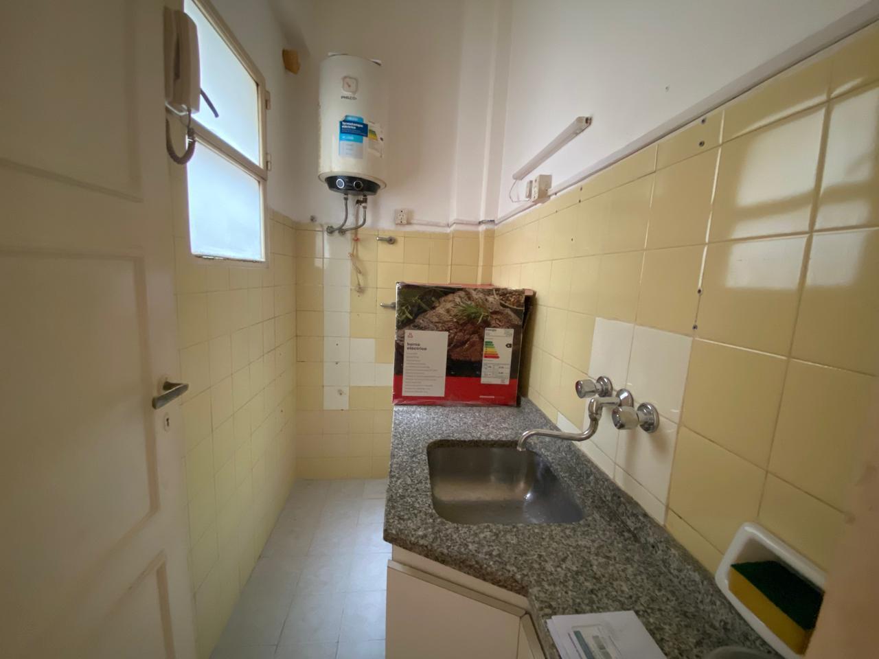 Foto de Venta departamento monoambiente con balcón en Recoleta, imagen 1
