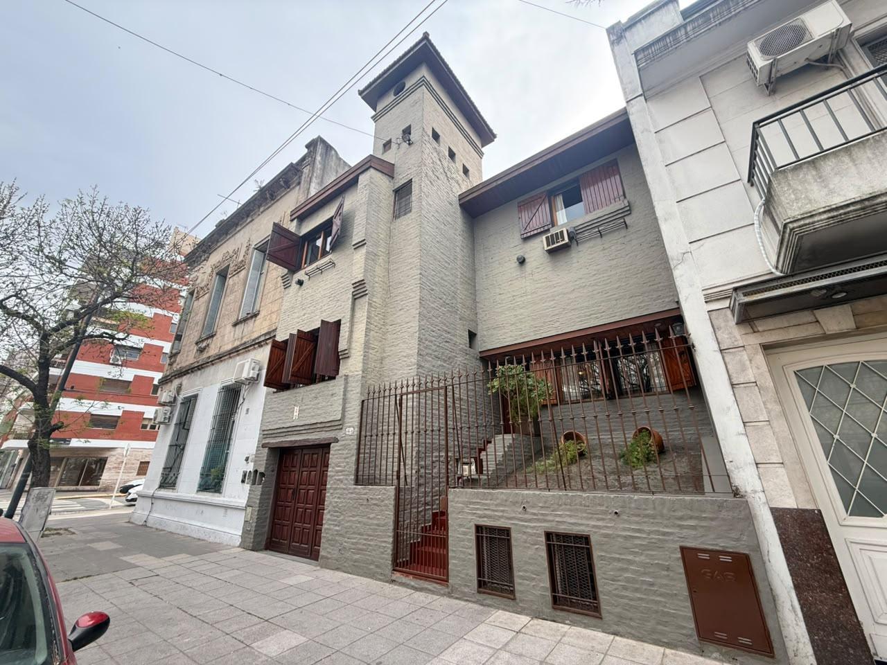 Foto de 2 Casas En Una con 2 patios y terreza - Villa Crespo - Venta Casa con, imagen 1