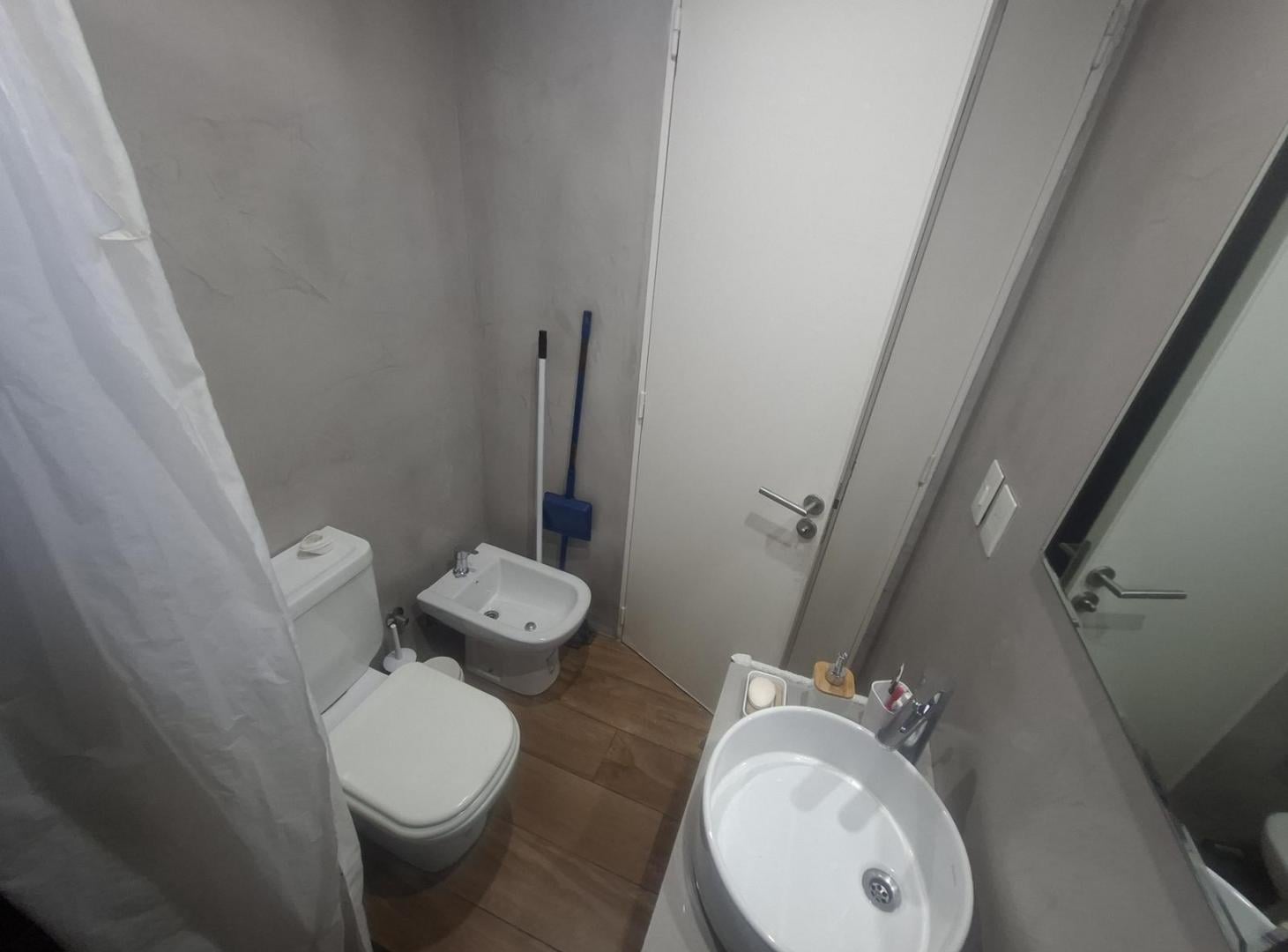 Foto de Monoambiente amoblado y equipado con balcón aterrazado y amenities, imagen 4