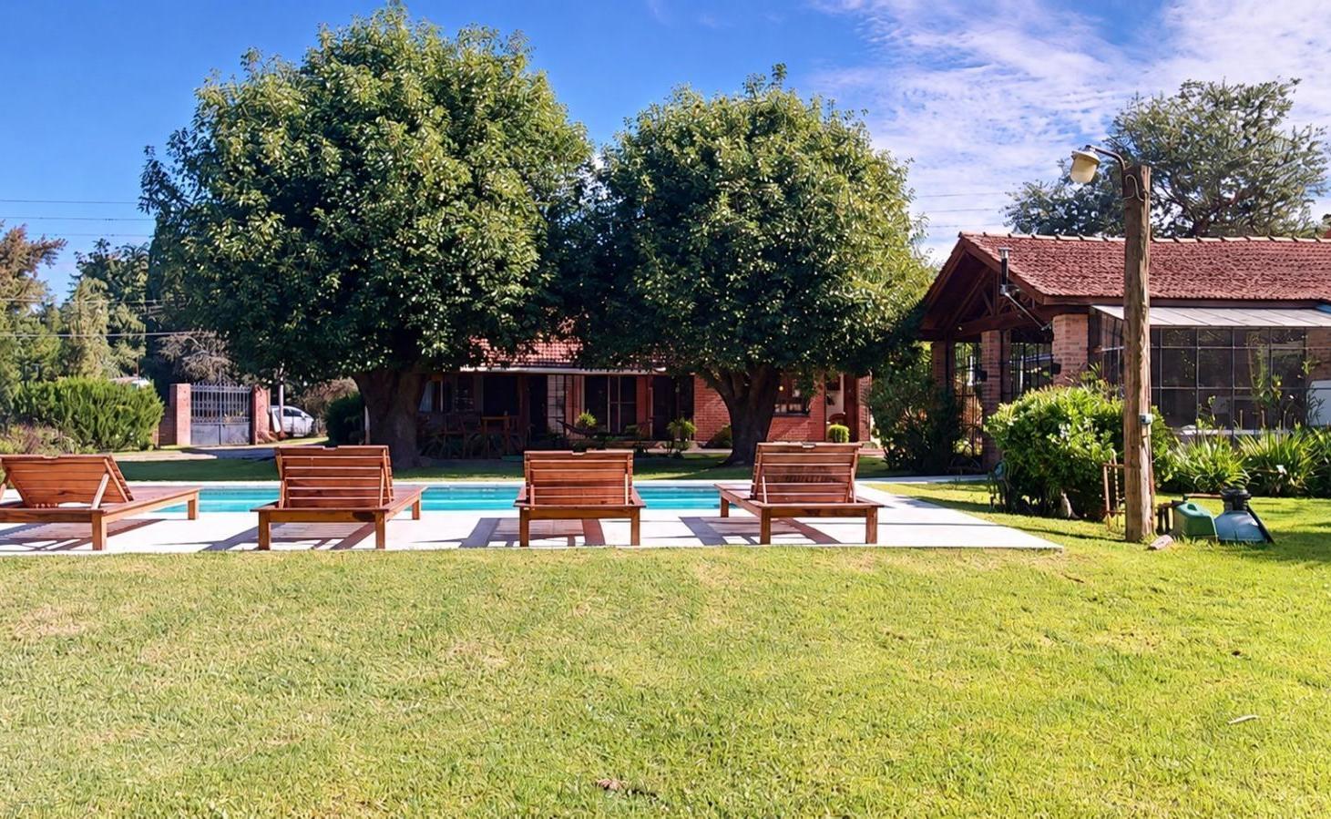 Foto de CASA EN VENTA 5 AMBIENTES CON PILETA BARRIO EL CAZADOR ESCOBAR, imagen 2
