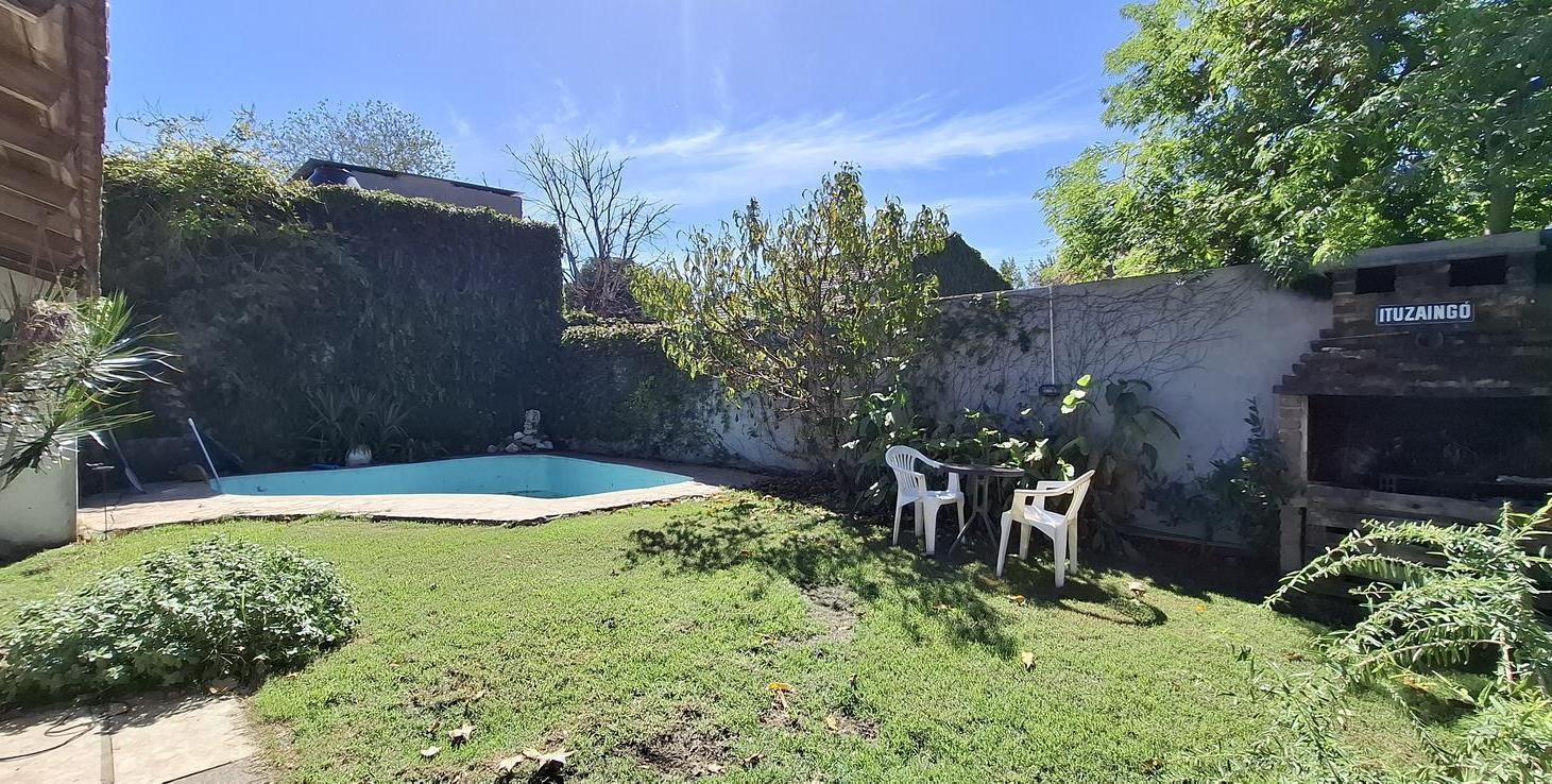 Foto de Casa en Venta, 5 ambientes, Villa Ballester, con parque y pileta, imagen 2