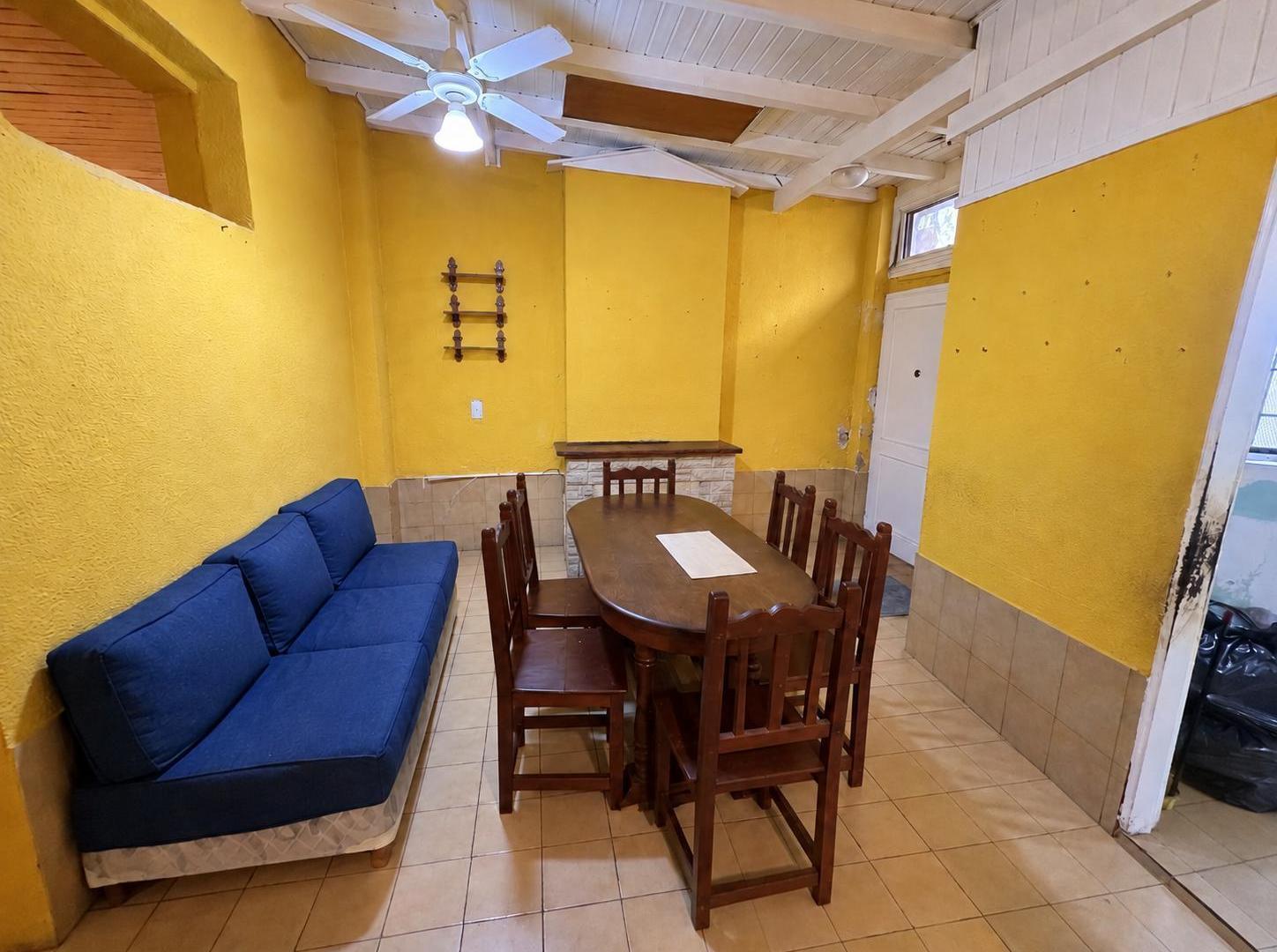 Foto de VENTA PH 3 AMBIENTES A REFACCIONAR EN FLORES, SIN EXPENSAS Y, imagen 1