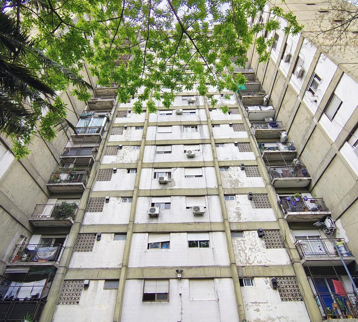Foto de Alquiler departamento 2 ambientes reciclado. Parque Chacabuco, imagen 2